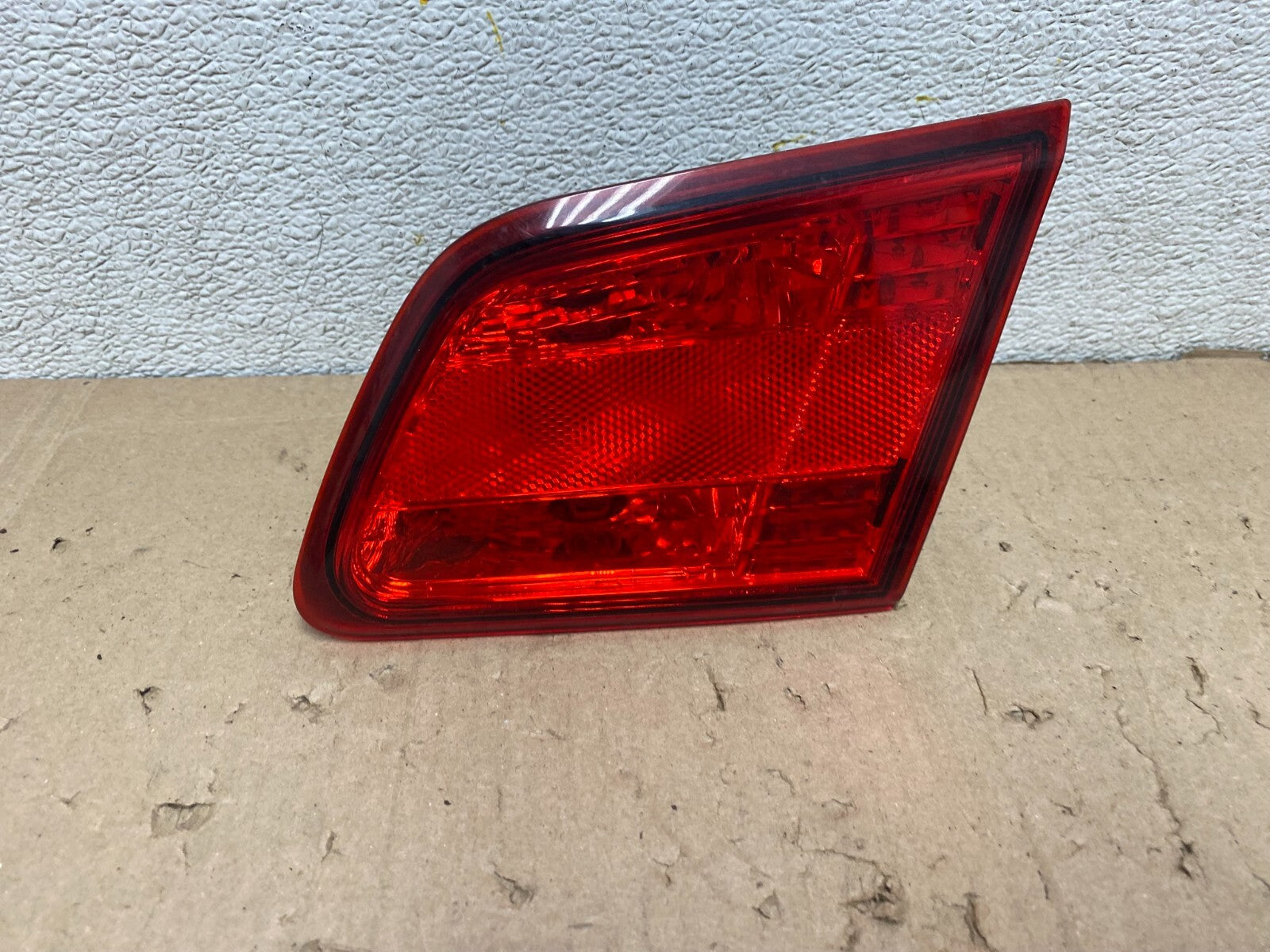 2010-2014 Subaru Legacy Right Passenger Rh Side Tail Light Inner Oem I8586 DW0