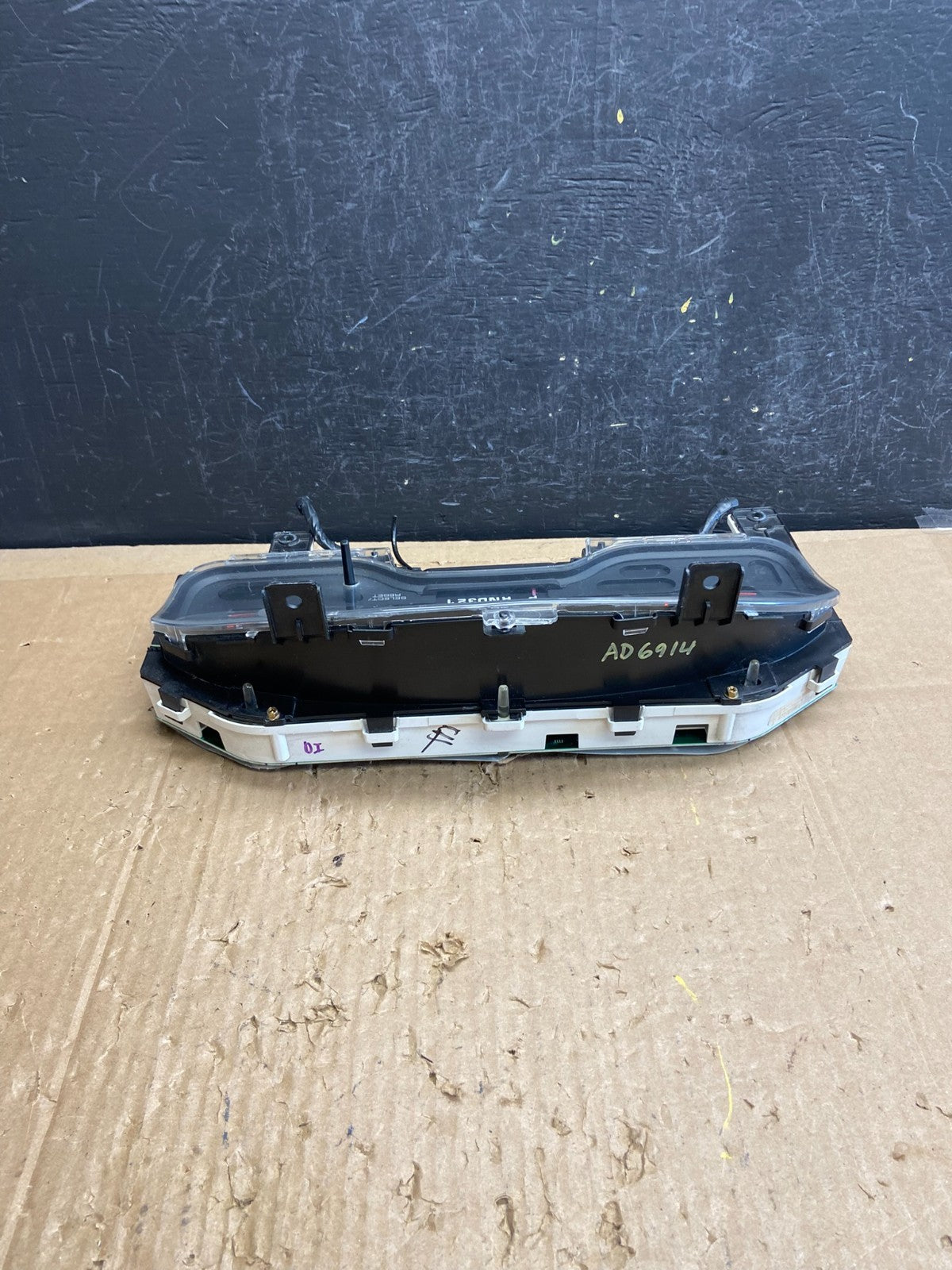 2004 2005 Ford Explorer Speedometer Cluster Gauge AD6914 DG4