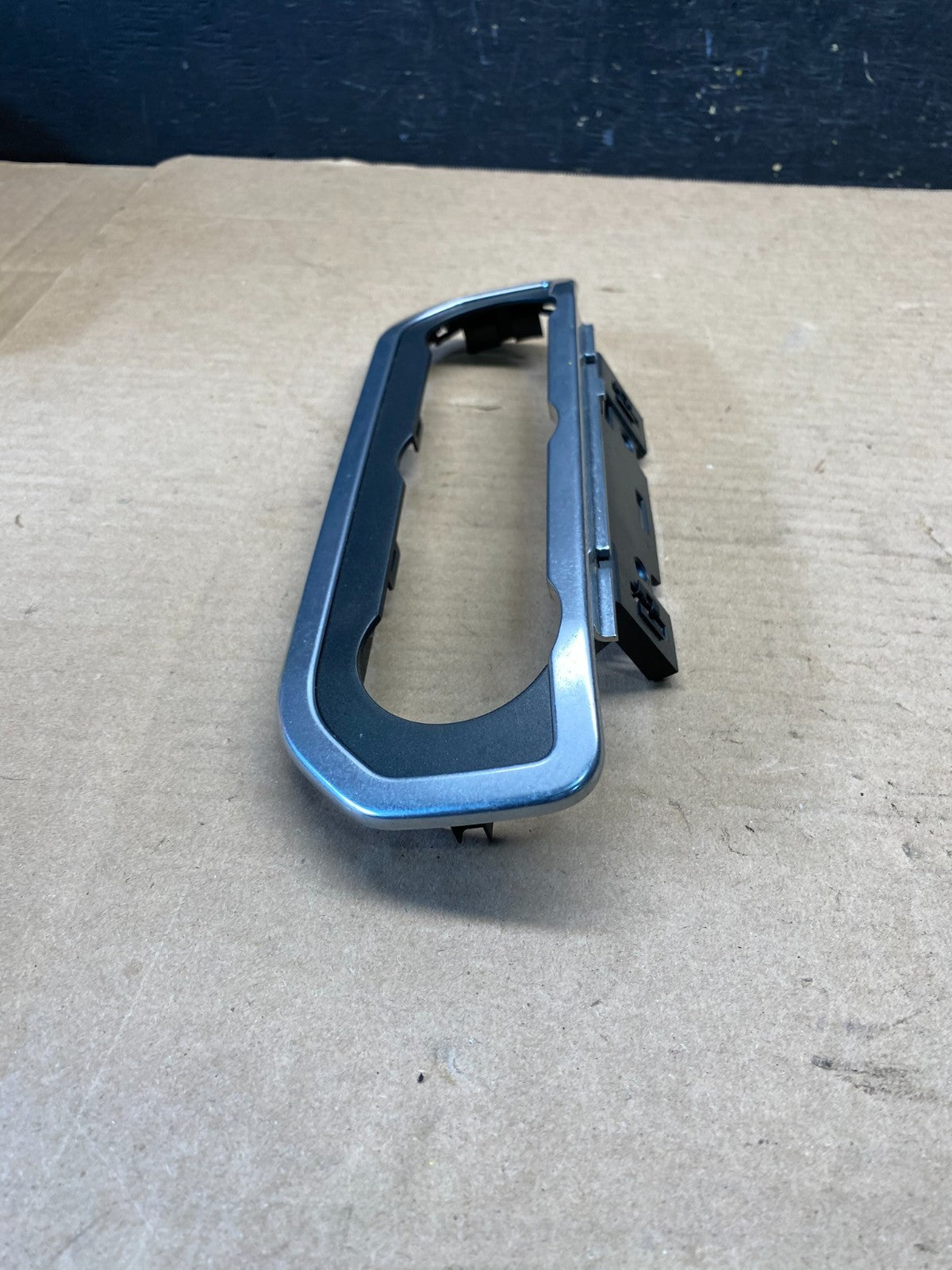 2010 to 2016 Land Rover Lr4 Center Console Shifter Floor Bezel q2508 DG2