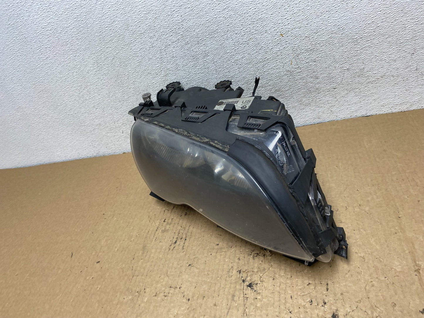 2002 to 2005 BMW 3 E46 Sedan Right Passenger RH Halogen Headlight AG2295 DW1