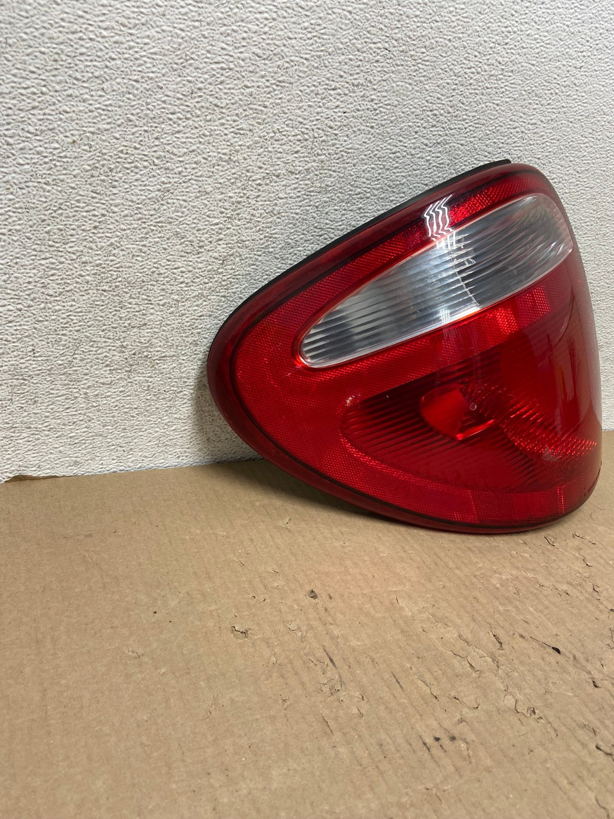 2001 to 2003 Dodge Grand Caravan Left Driver Lh Tail Light AG8036 LK1