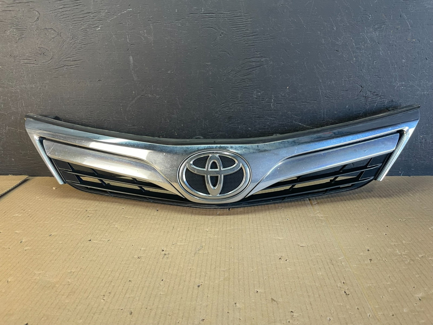 2012 2013 2014 Toyota Camry Front Upper Grill Grille AE3741 DG0