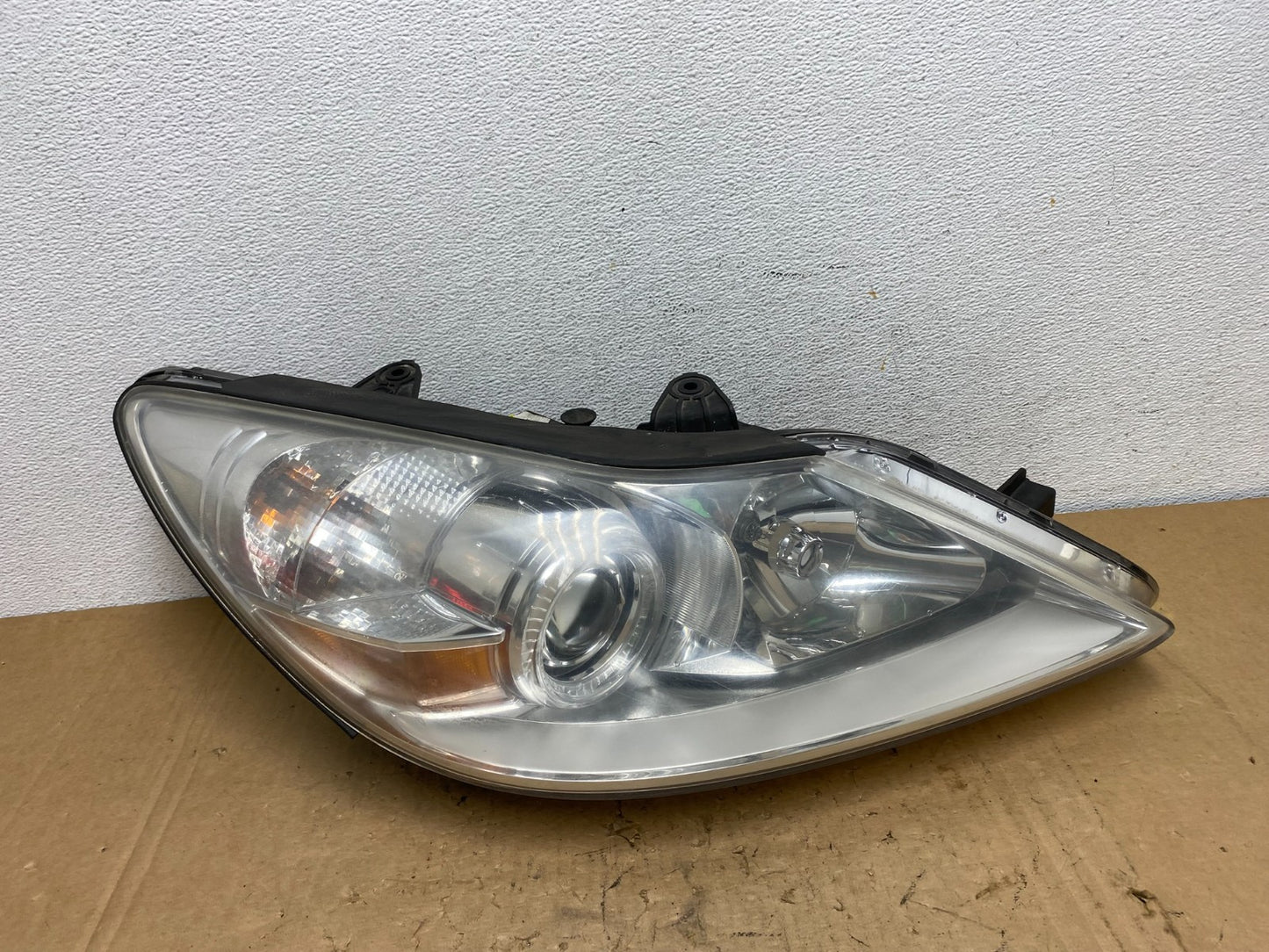 2009 - 2011 Hyundai Genesis Right Passenger RH Xenon HID Headlight AD3767 DG0
