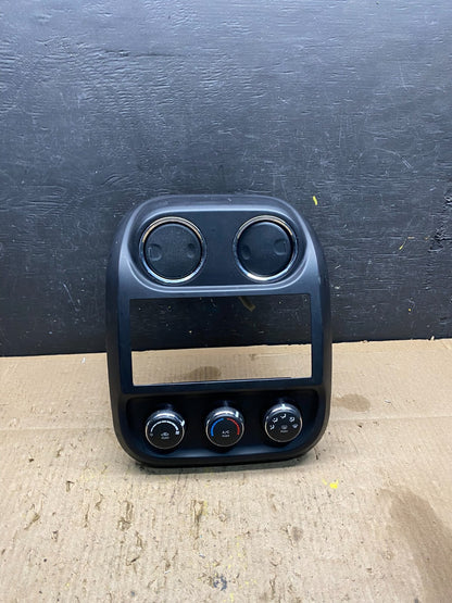 2011 to 2017 Jeep Compass Dash Climate Temperature Control Radio Bezel M8581 DG0