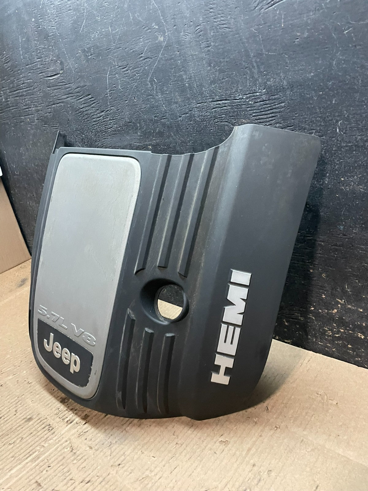 2005 to 2010 Jeep Grand Cherokee 5.7L Hemi Engine Cover Plastic Shield X9727 DG2