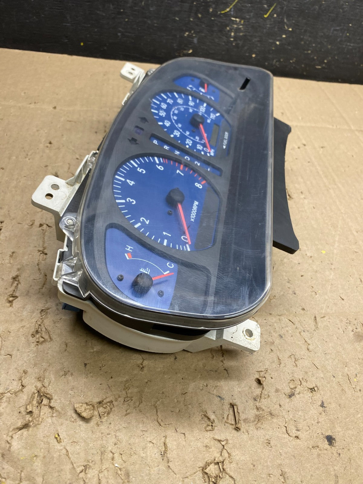 2001 2003 Toyota Sienna Speedometer Cluster Gauge u4863 DG2