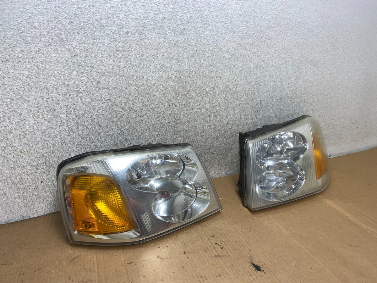 2002 to 2009 Gmc Envoy Left+Right Set Headlights Halogen AI8748 DW2
