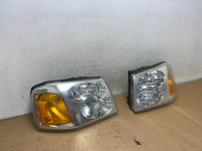 2002 to 2009 Gmc Envoy Left+Right Set Headlights Halogen AI8748 DW2
