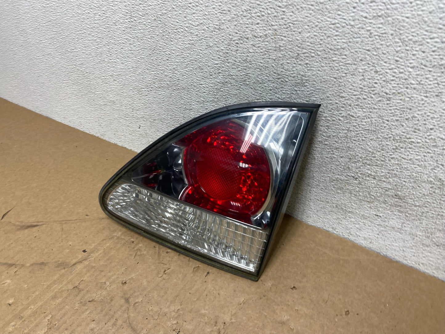 2000-2003 Lexus RX300 Right Passenger Side Rear Inner Tail Light AG1062 LK1