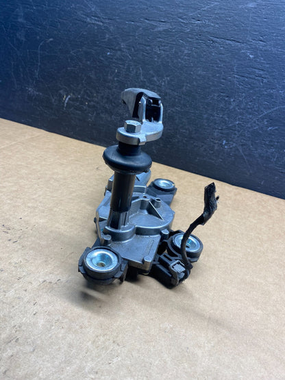 2012 to 2014 Ford Focus Rear Windshield Wiper Motor BV61-17K441-AA AD7502 DG4