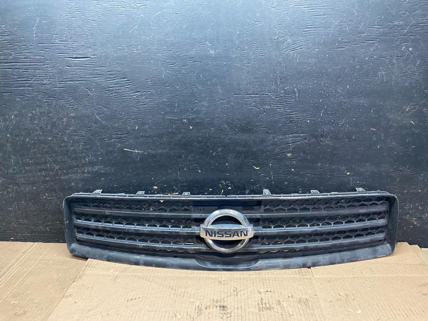 2009 to 2011 Nissan Maxima Front Upper Grill Grille 62070-9N00A W2566 DG0