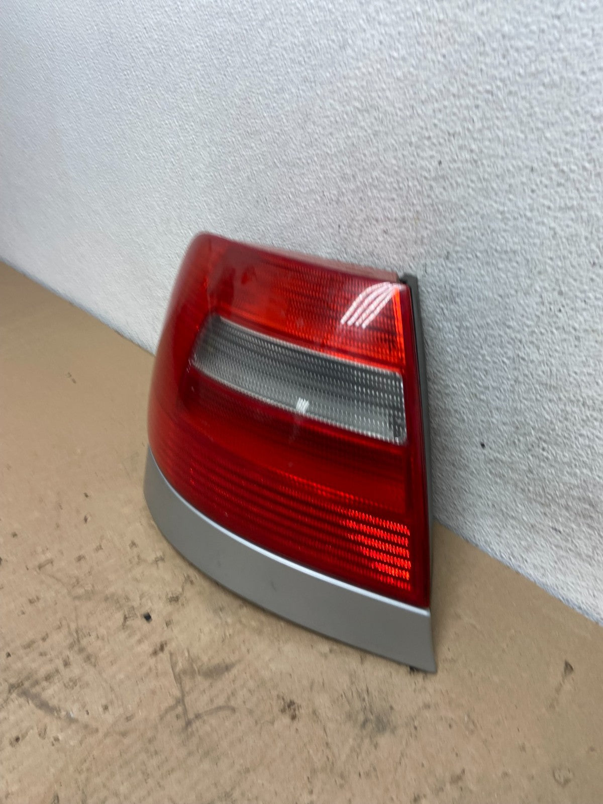 1999 to 2002 Audi A4 B5 Left Driver LH Side Tail Light AF4255 DW1