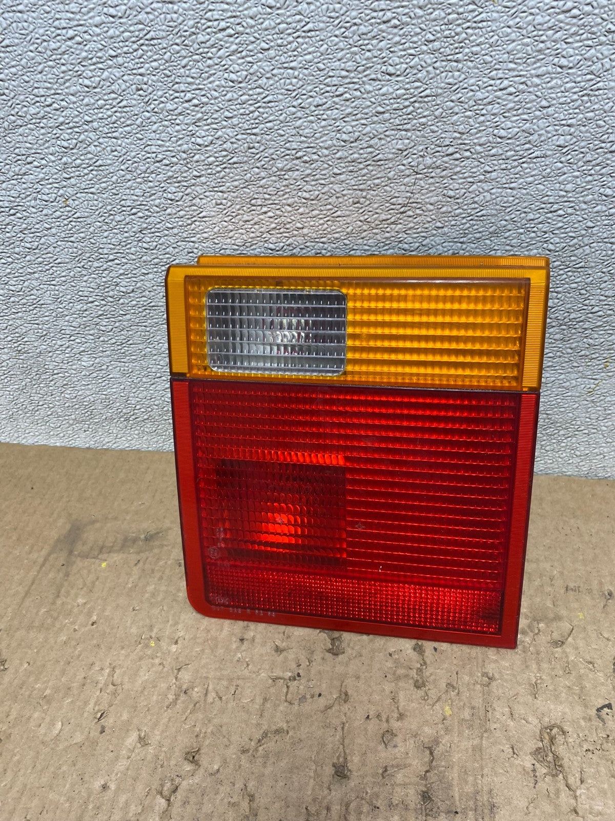 1995 to 1999 Range Rover P38 Right Passenger Side Inner Tail Light Oem W7546 DW0