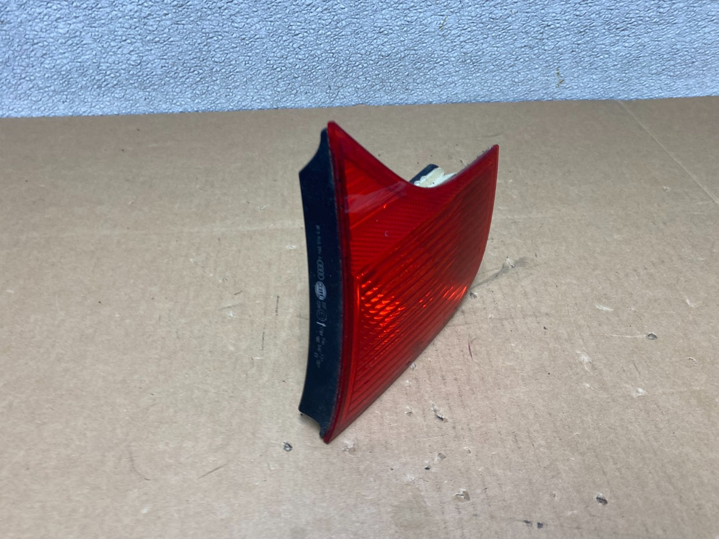 2004-2008 Audi A4 Sedan Right Passenger RH Side Inner Tail Light OEM V4810 DW2