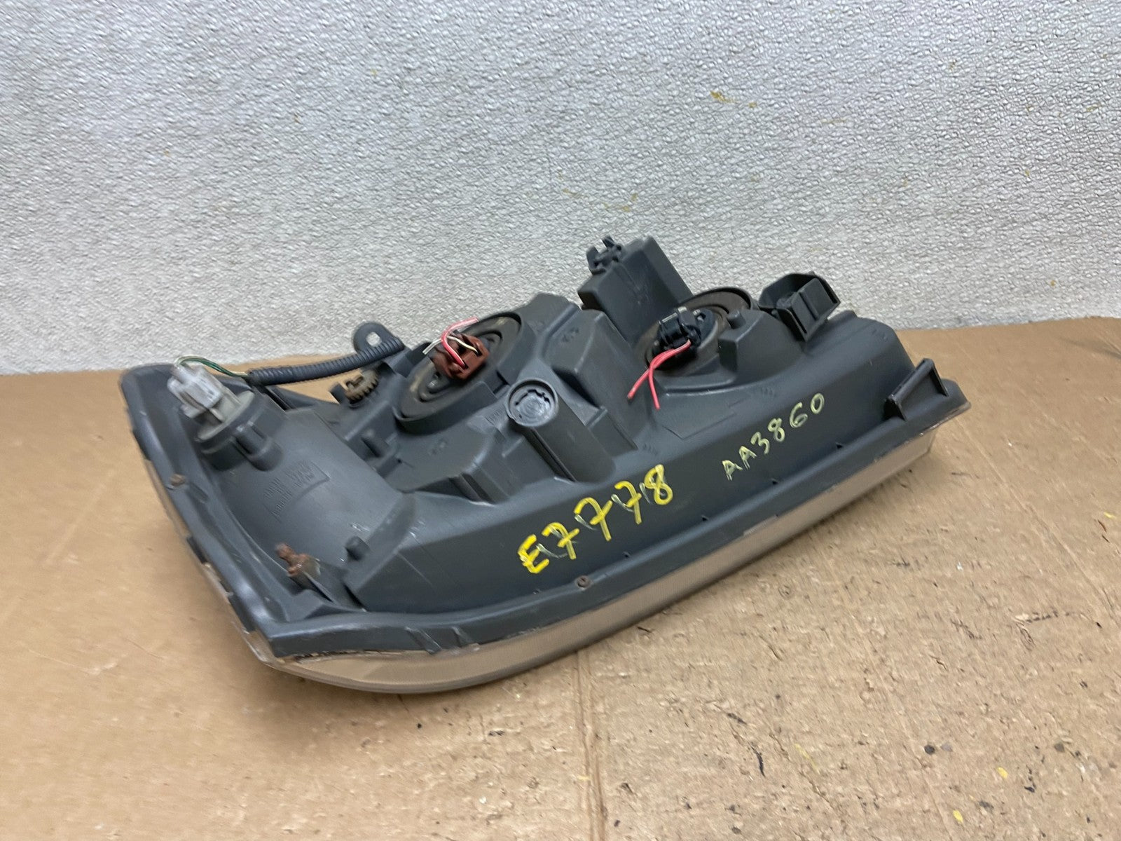 2001 2002 2003 Toyota Highlander Headlight Left Driver LH Side AA3860 DW7