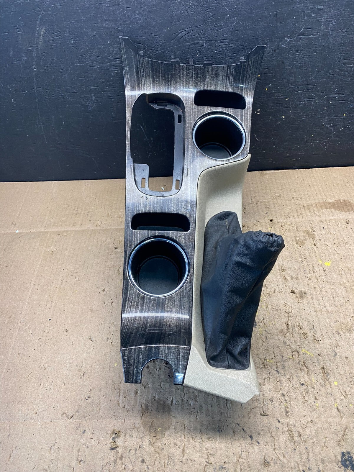 2014-2016 Chevrolet Malibu Center Floor Shifter Cup Holder Trim Bezel AC9226 DG0