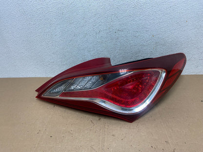 2013-2016 Hyundai Genesis Coupe Right Passenger RH Tail Light AE5987 DG0