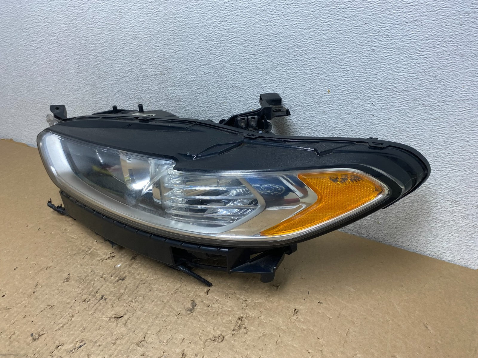2013 to 2016 Ford Fusion Left Driver Lh Side Headlight AF8378 DW1