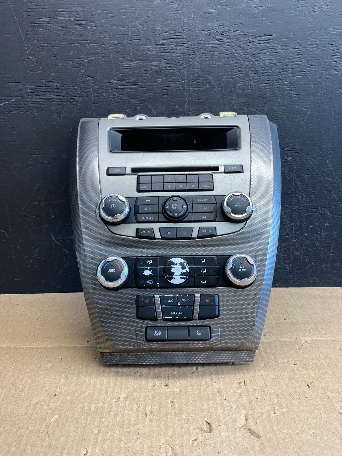 2010 to 2012 Ford Fusion Radio Climate Control A/C Panel Bezel AC6438 DG0