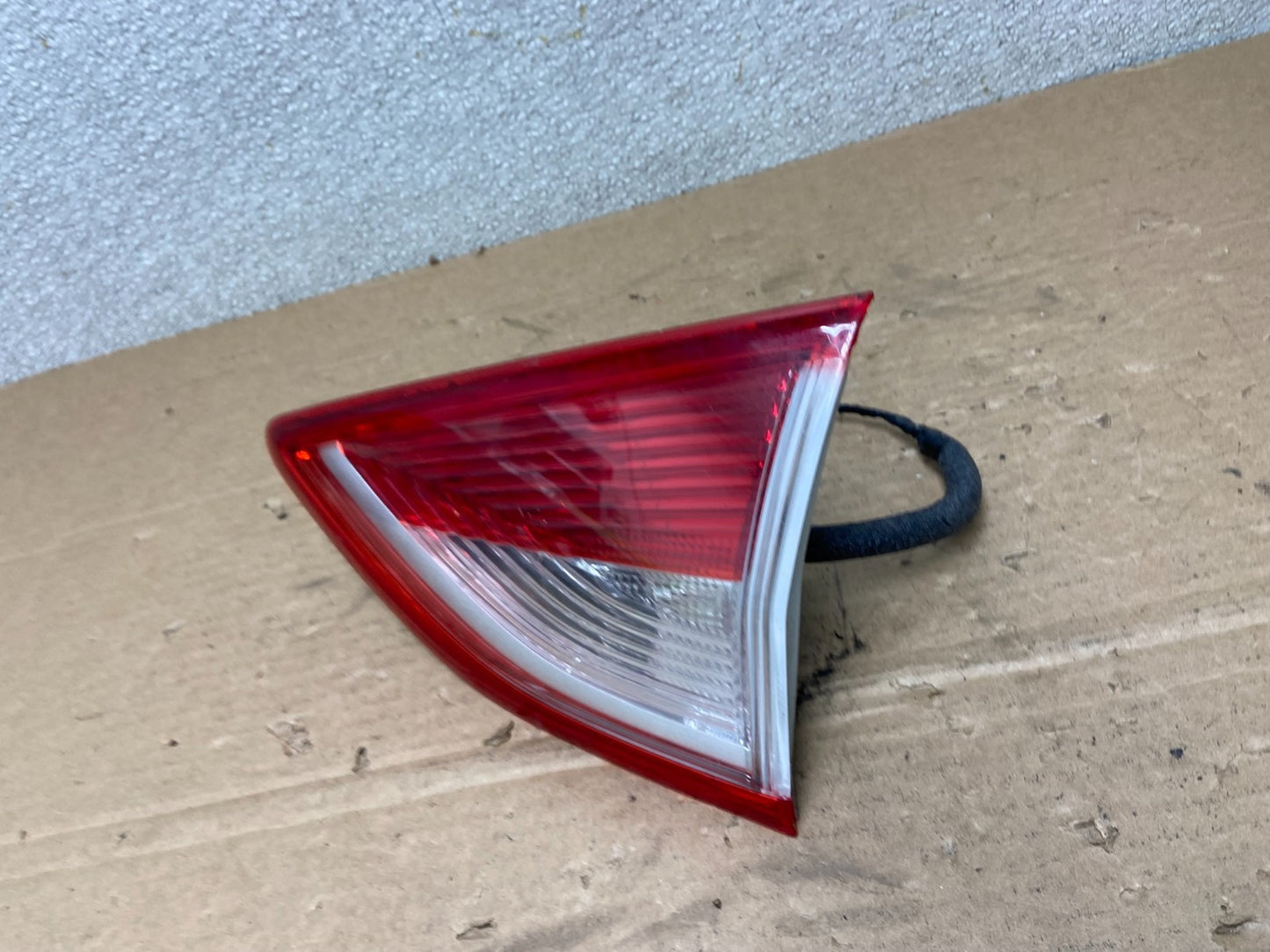 2013 to 2016 Ford Escape Right Passenger RH Side Inner Tail Light OEM AB4725 LK1