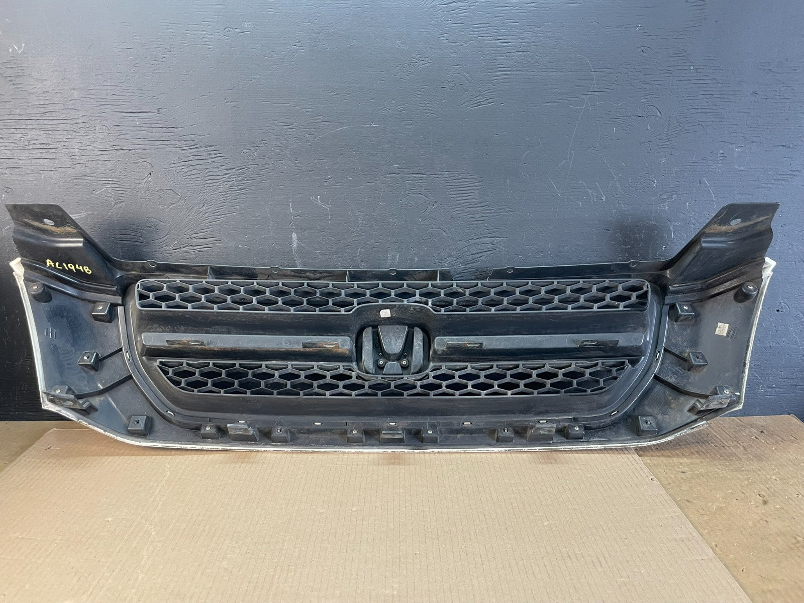 2003 2004 2005 Honda Pilot Front Upper Grill Grille Oem AC1948 DG7