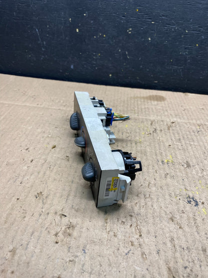 2001 - 2007 GMC Chevrolet Express 1500 Climate Control A/C M8287 DG2