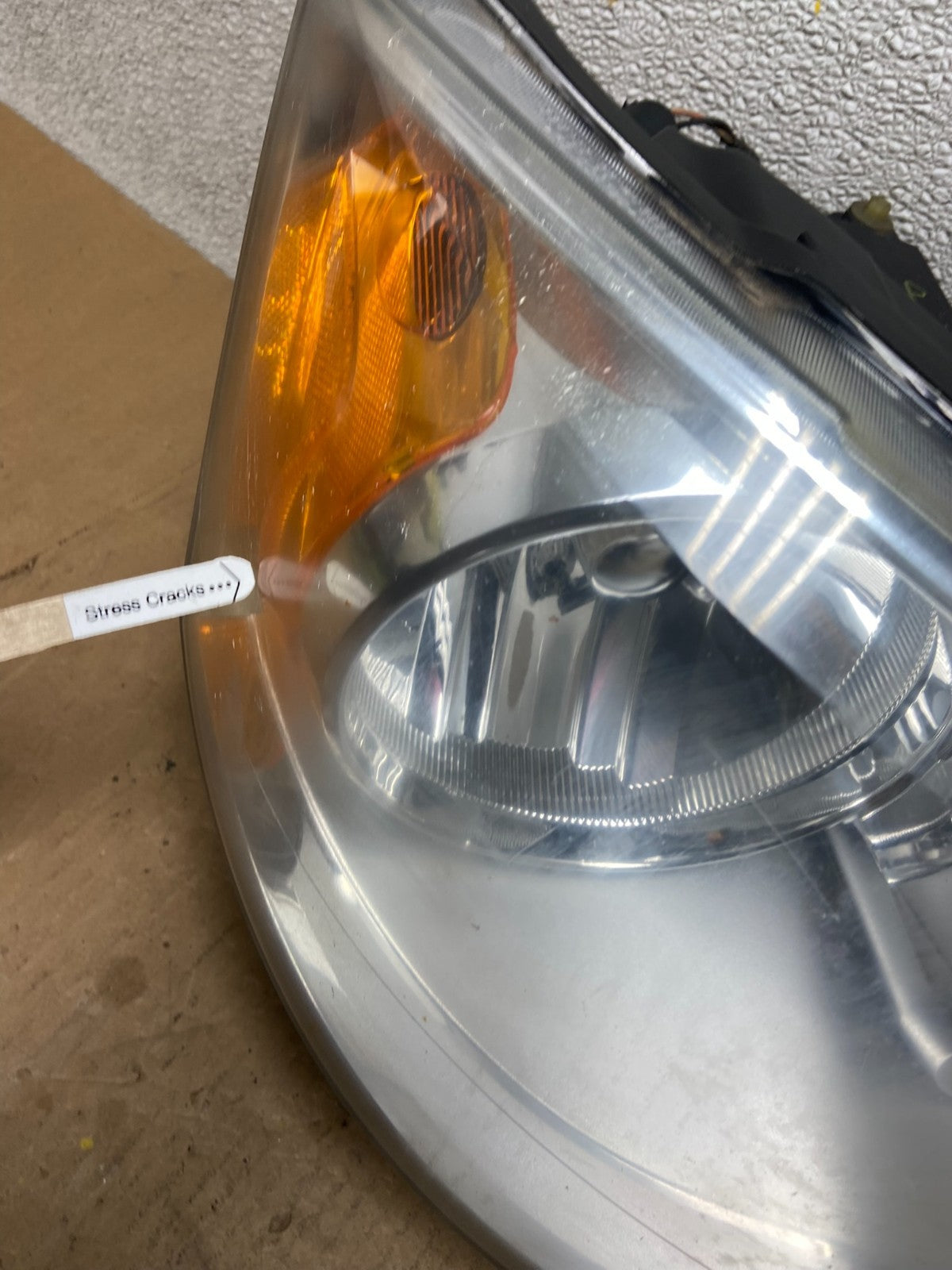 2011 to 2016 Chrysler Town and Country Right Passenger Headlight Z7691 PS5