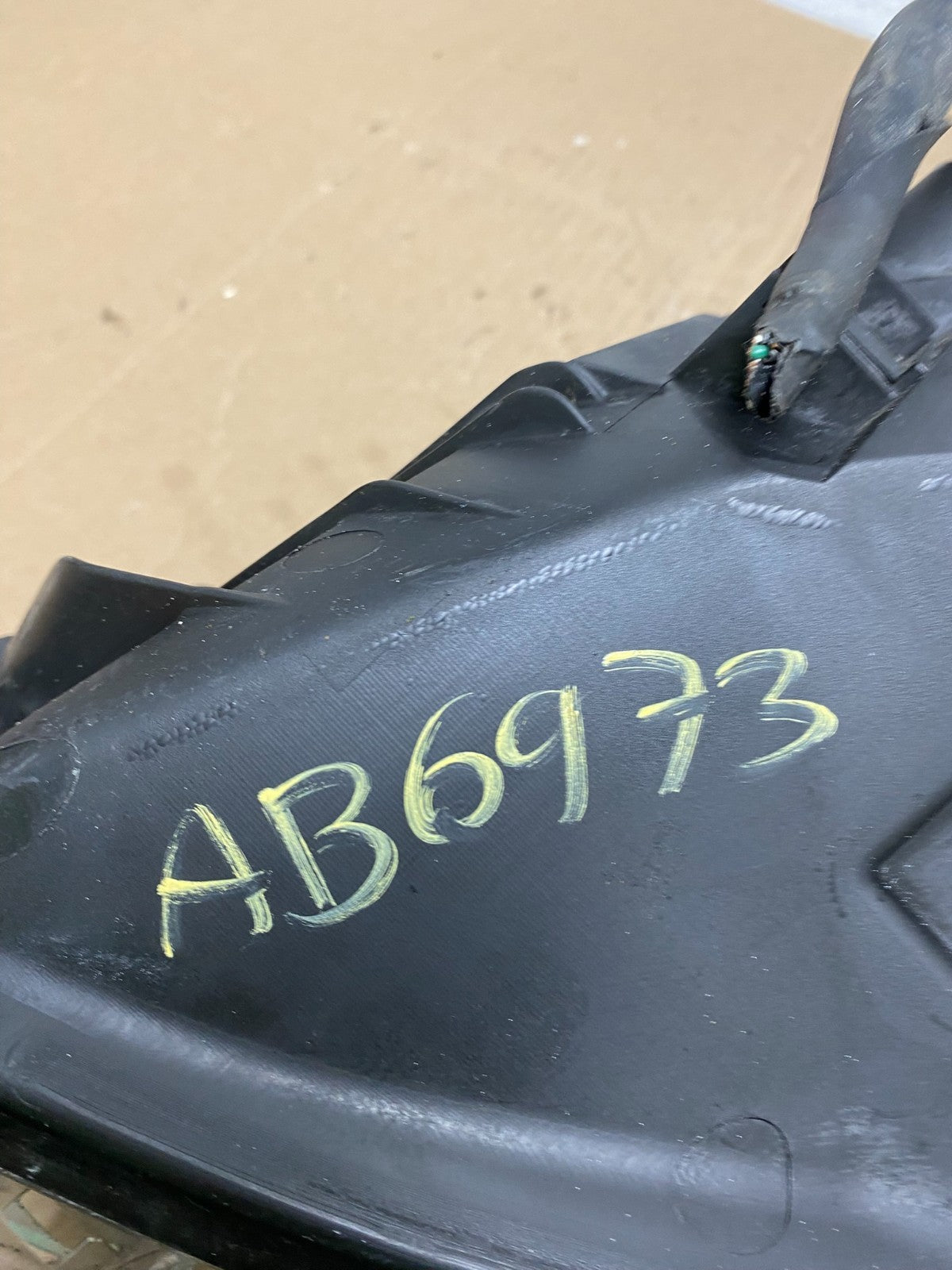 2006-2008 Toyota Yaris Hatchback Right Passenger Halogen Headlight Oem AB6973 DW10