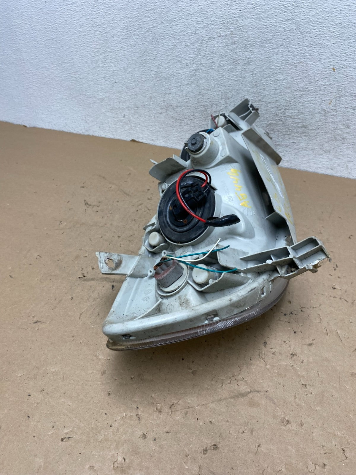 2003 to 2004 Toyota Corolla Left Driver LH side Headlight AG4409 DW11