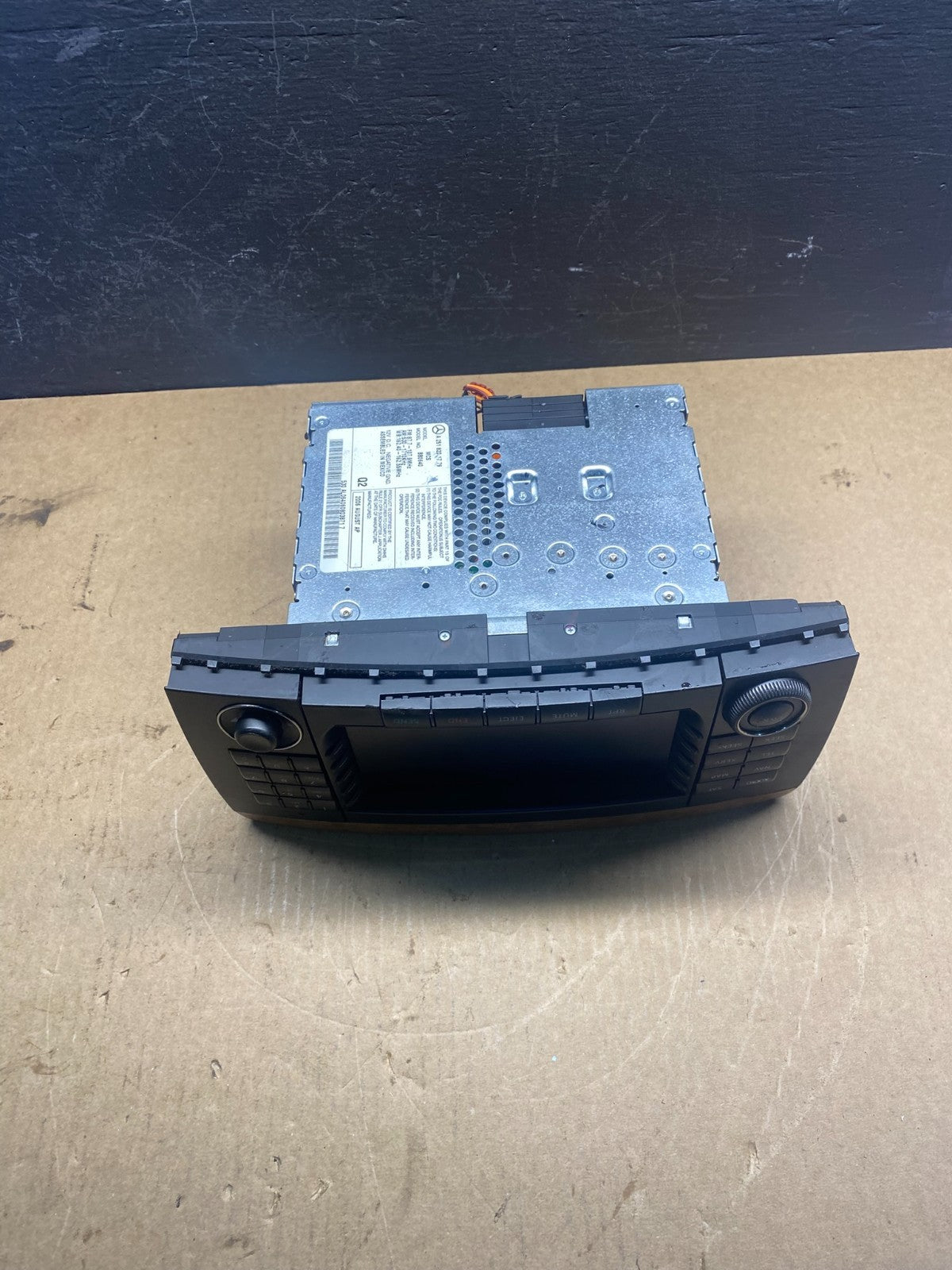 2009-2013 Mercedes W251 R350 Head Command Navigation Radio 6 CD Player AC7086 DG4