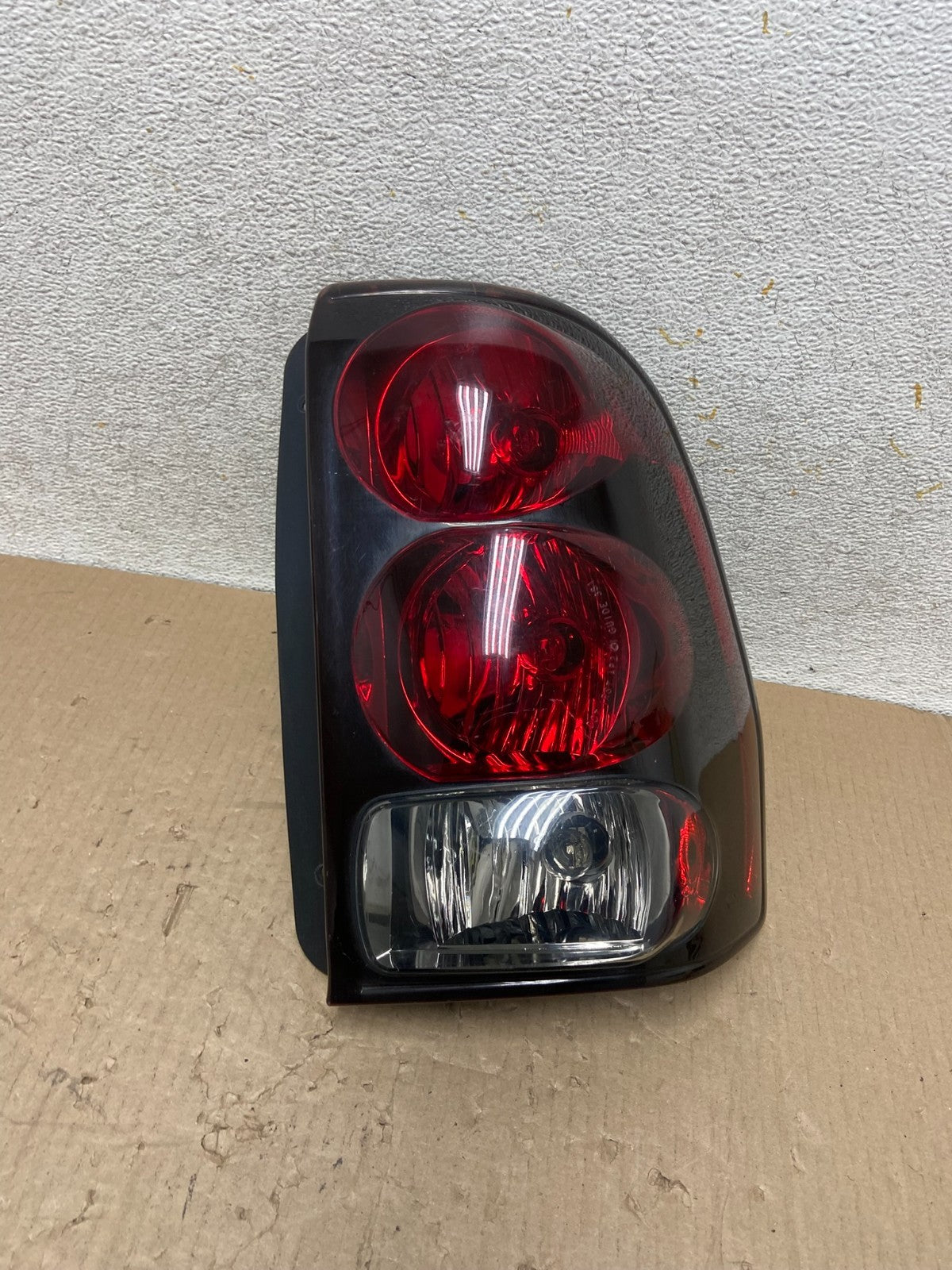 2002 to 2009 Chevrolet Trailblazer Right Passenger Rh Tail Light AJ1801 LK0