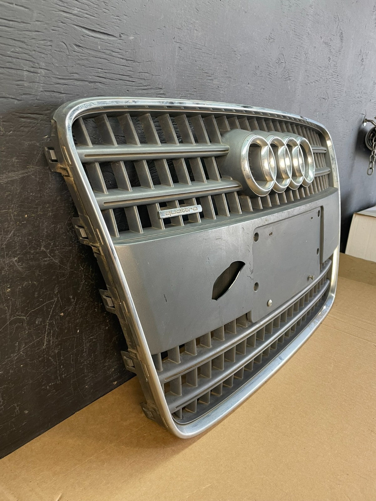 2007 2008 2009 Audi Q7 Front Upper Grill Grille AC9960 DG2
