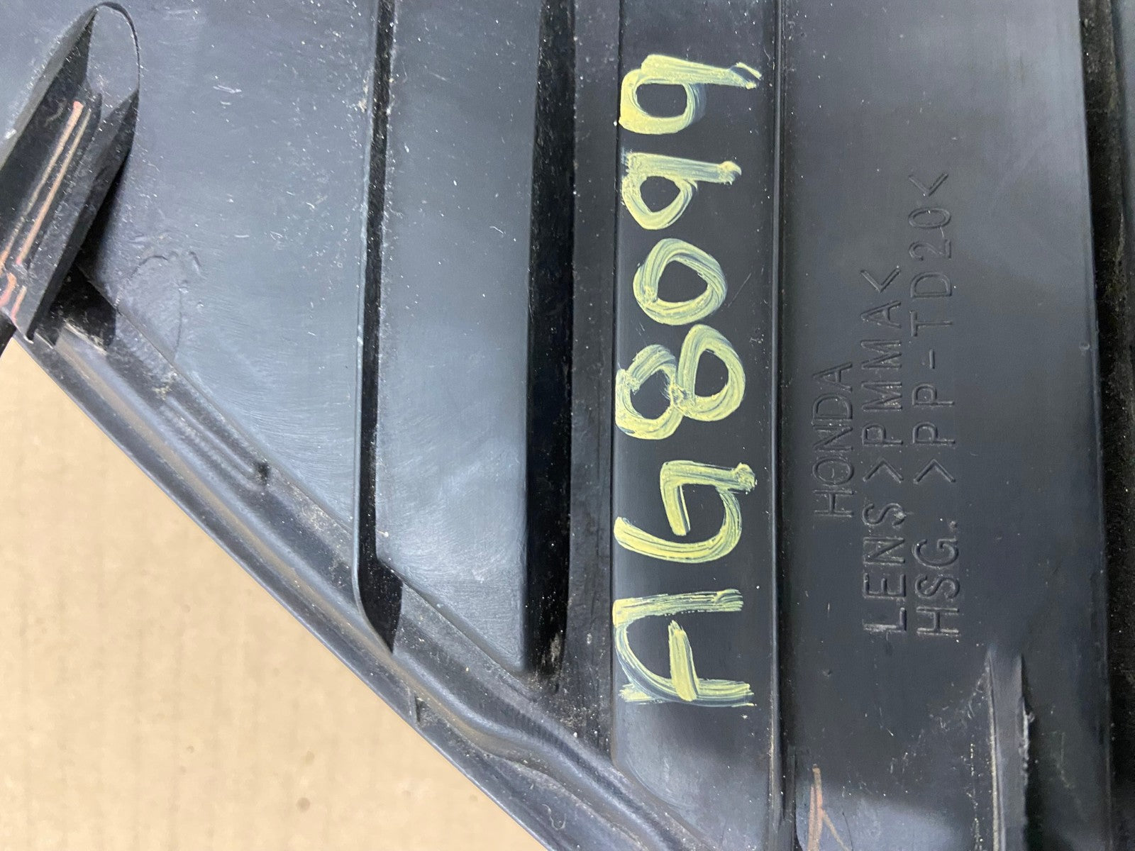 2001 to 2002 Honda Accord Sedan 4door Right Passenger Tail Light AG8099 LK7