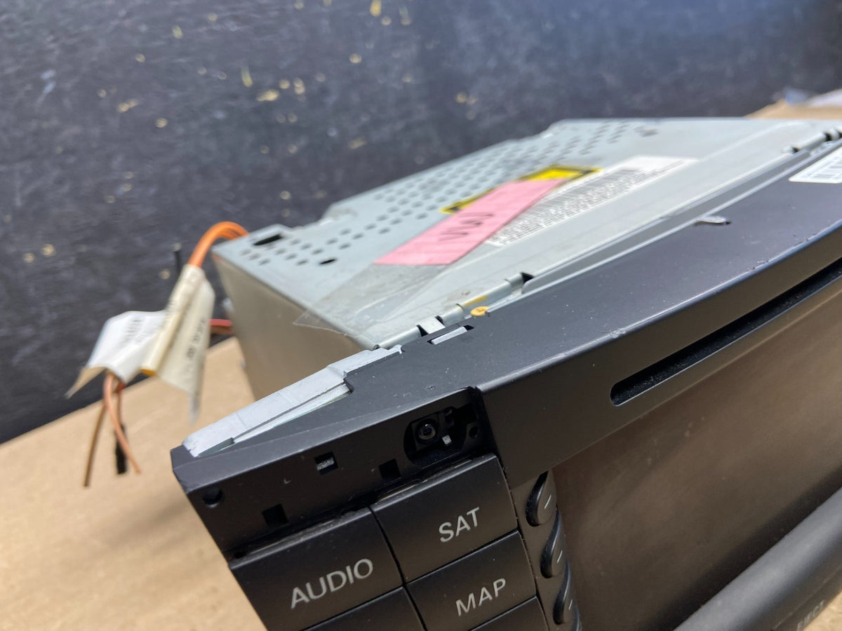 2003-2006 Mercedes Benz W211 E350 E500 Radio Screen Navigation Display AH3616 DG1