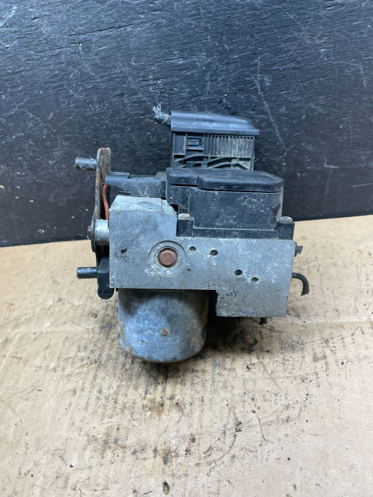 1995 - 1998 BMW e38 740i 750i ABS Anti-Lock Brake Pump 1164241 OEM R4395 DG0