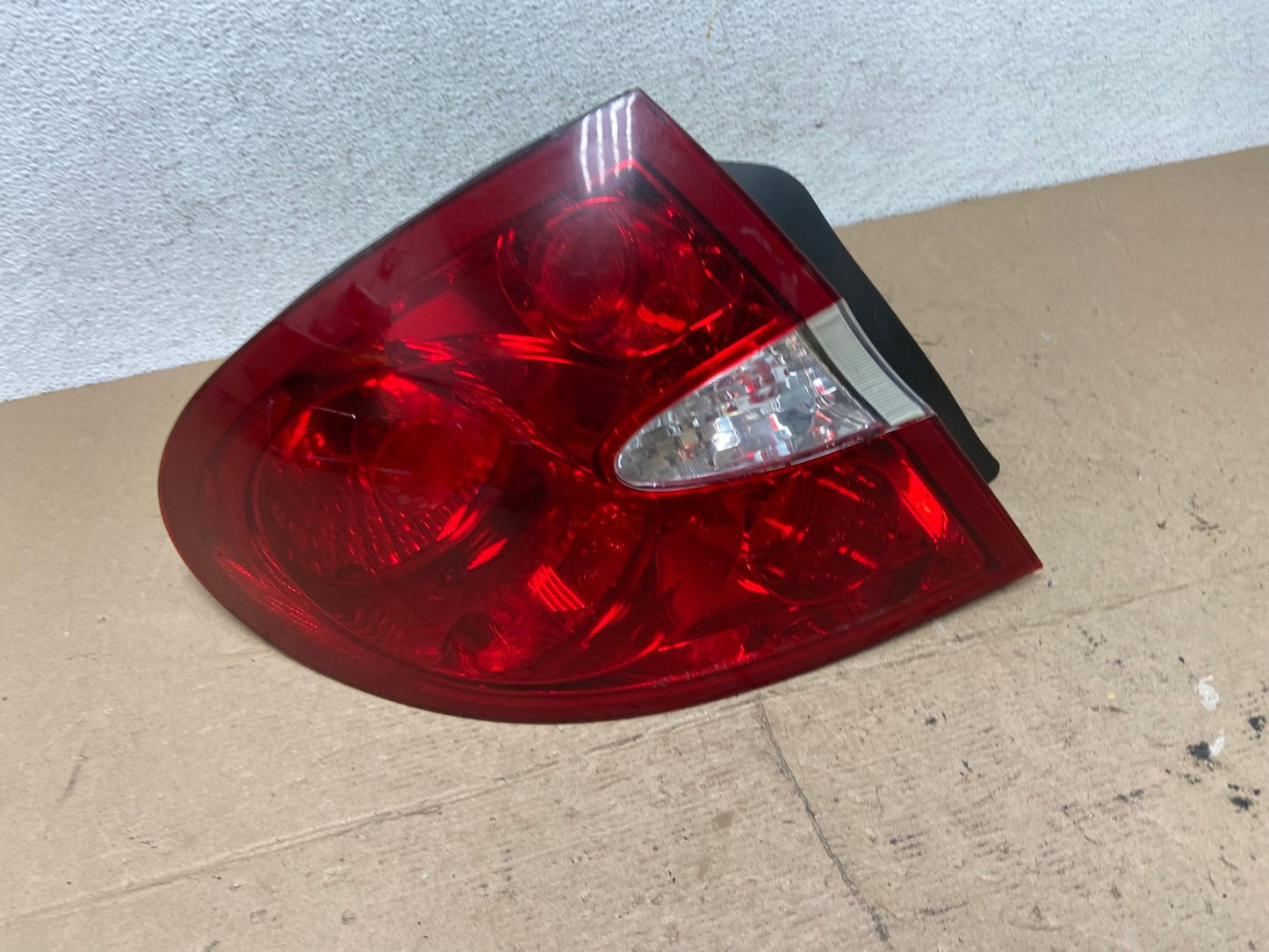 2005 to 2009 Buick Lacrosse Left Driver LH Side Tail Light AF5101 LK0