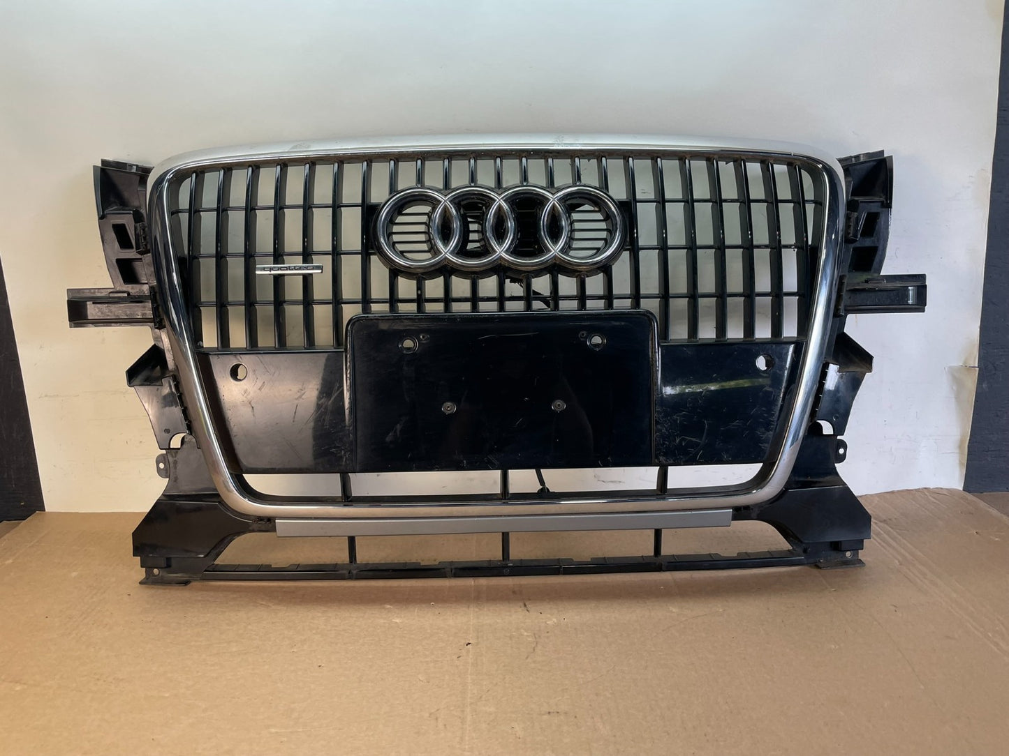 2013 to 2015 Audi Q5 Front Upper Grill Grille ag7609 DG0