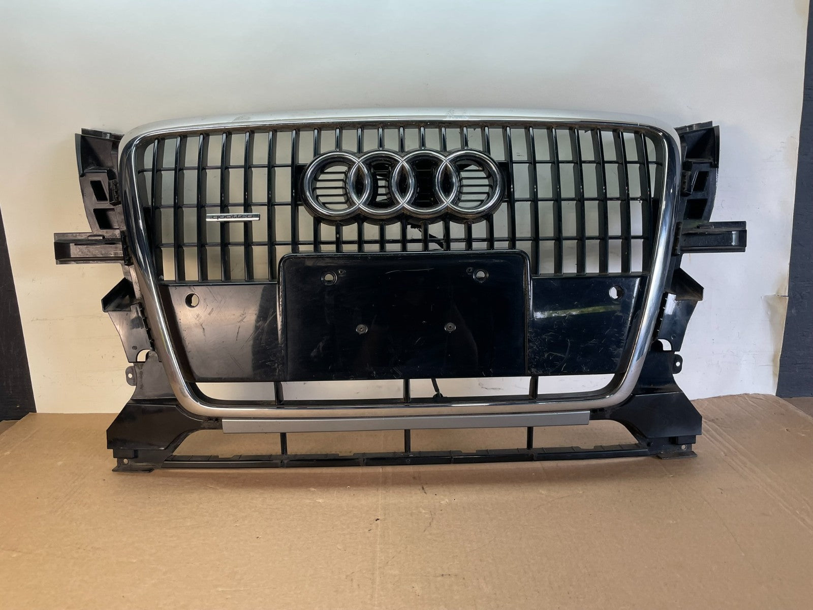 2013 to 2015 Audi Q5 Front Upper Grill Grille ag7609 DG0