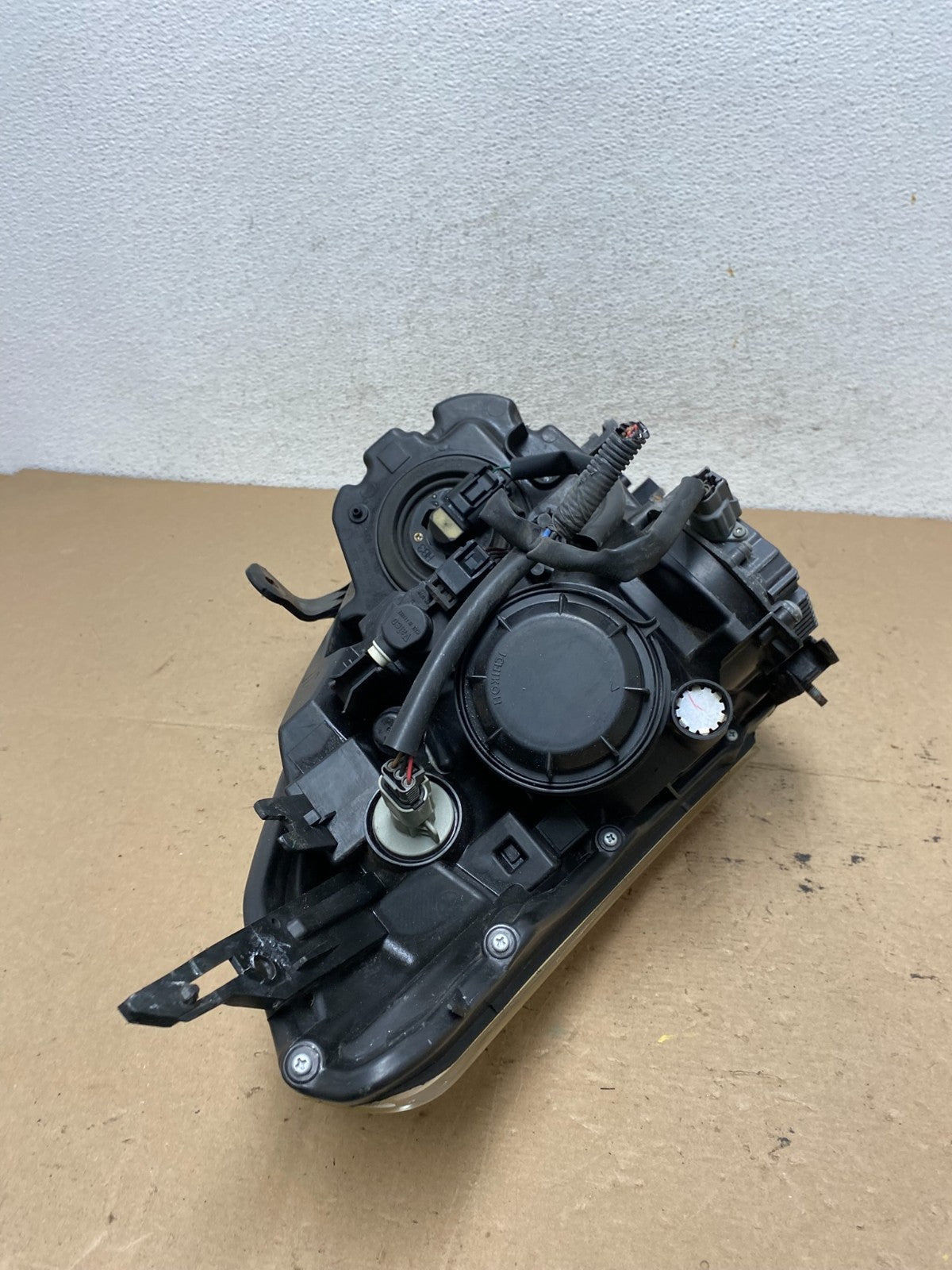 2008 to 2013 Nissan Rogue HID Xenon Headlight Left Driver Lh Side AF5063 DW8