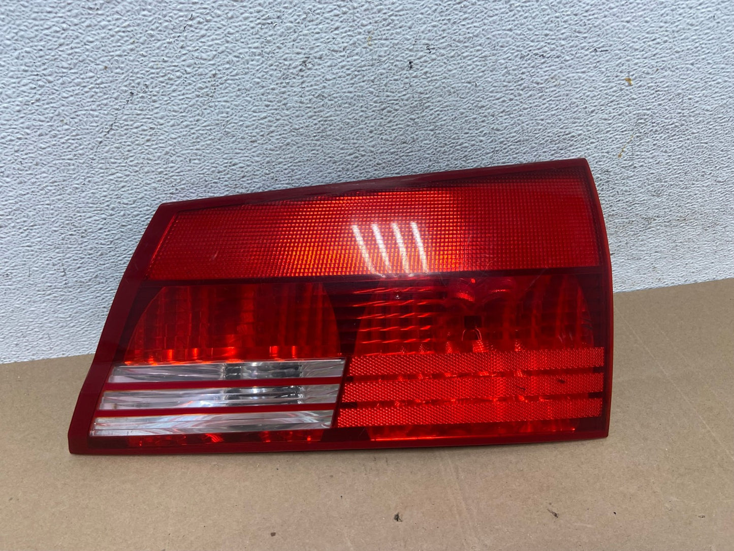 2004-2005 Toyota Sienna Right Passenger RH Side Inner Tail Light AE4874 LK0