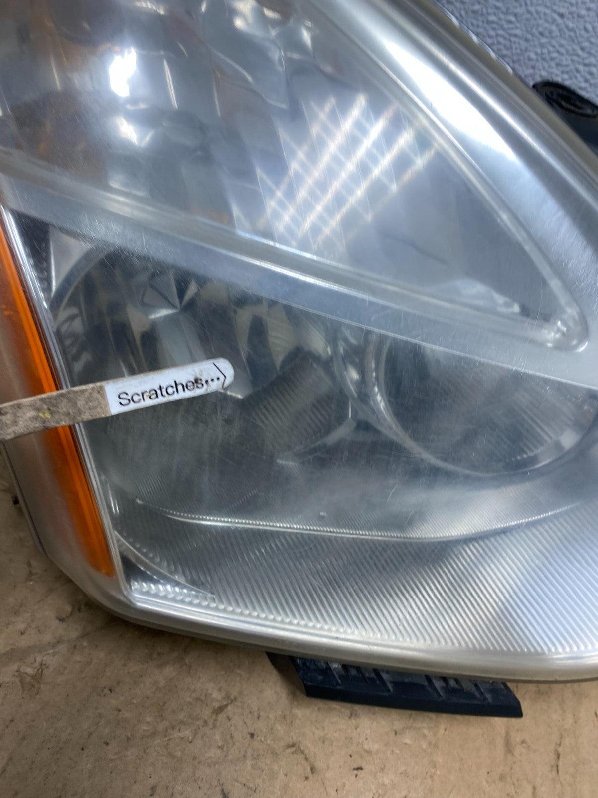 2009-2013 Nissan Rogue Right Passenger Xenon HID Headlight AD1357 DW3