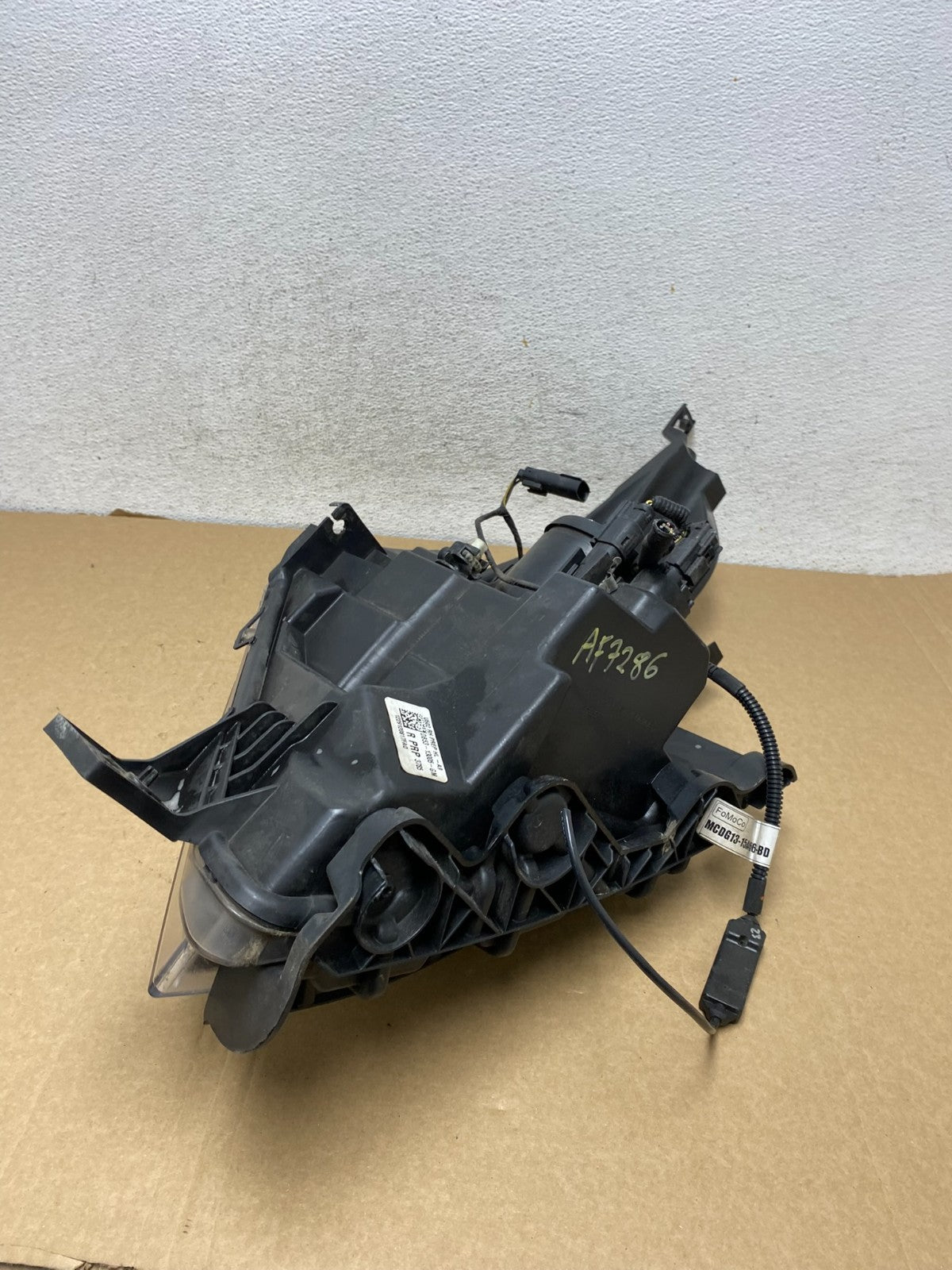 2011 - 2015 Ford Explorer Police Right Passenger Halogen Headlight AF7286 DW8