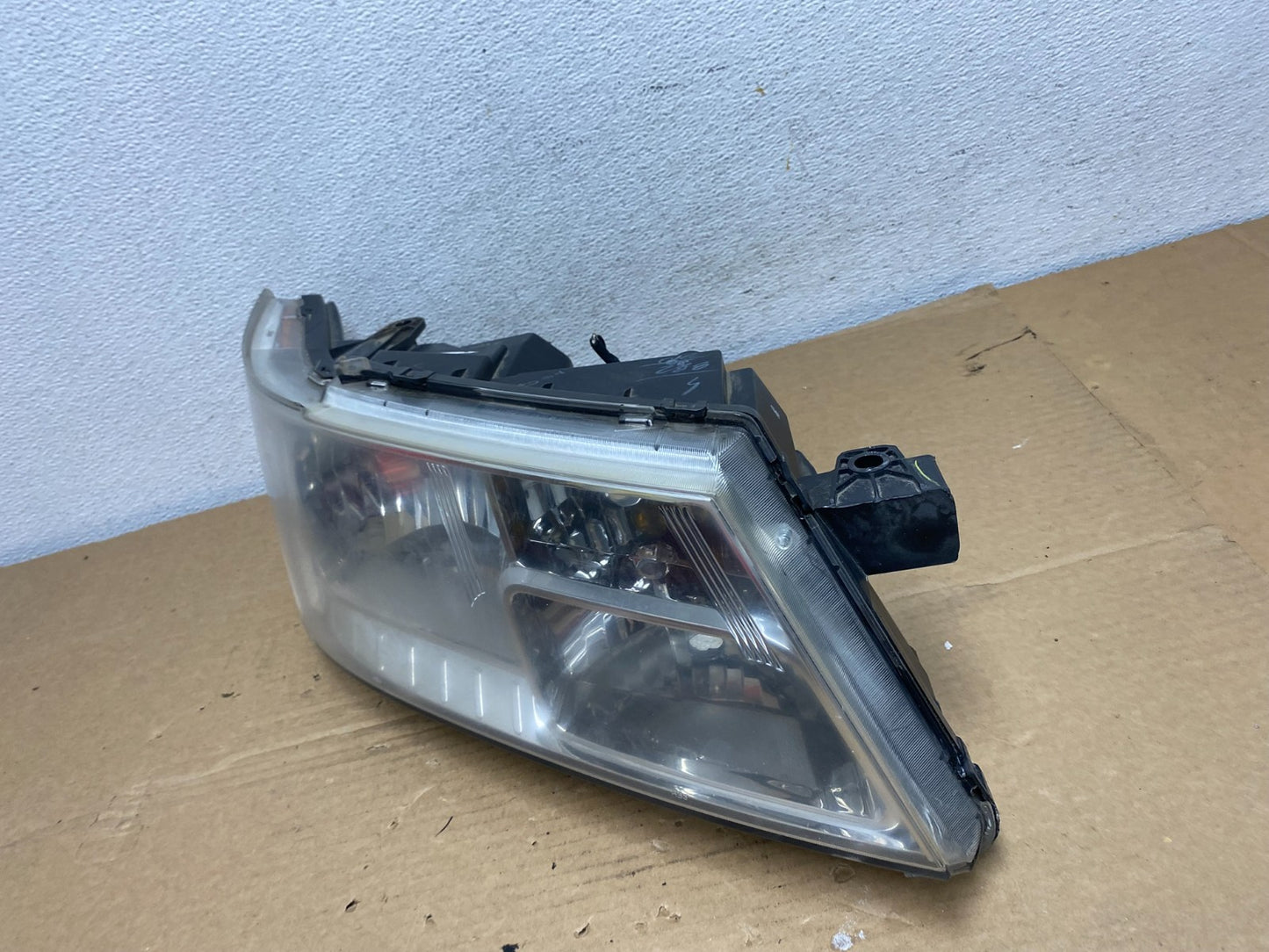 2009 to 2017 Dodge Journey Headlight Right Passenger Rh Halogen AD3890 DW1