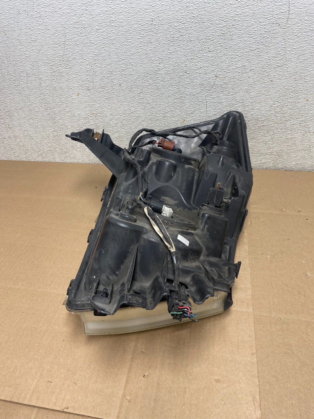 2004 to 2007 Nissan Armada Left Driver Lh Side Headlight Halogen M4621 DW11