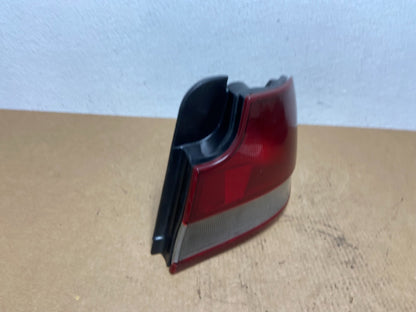 1994 1995 Hyundai Elantra Right Passenger Tail Light AC2974 DG2