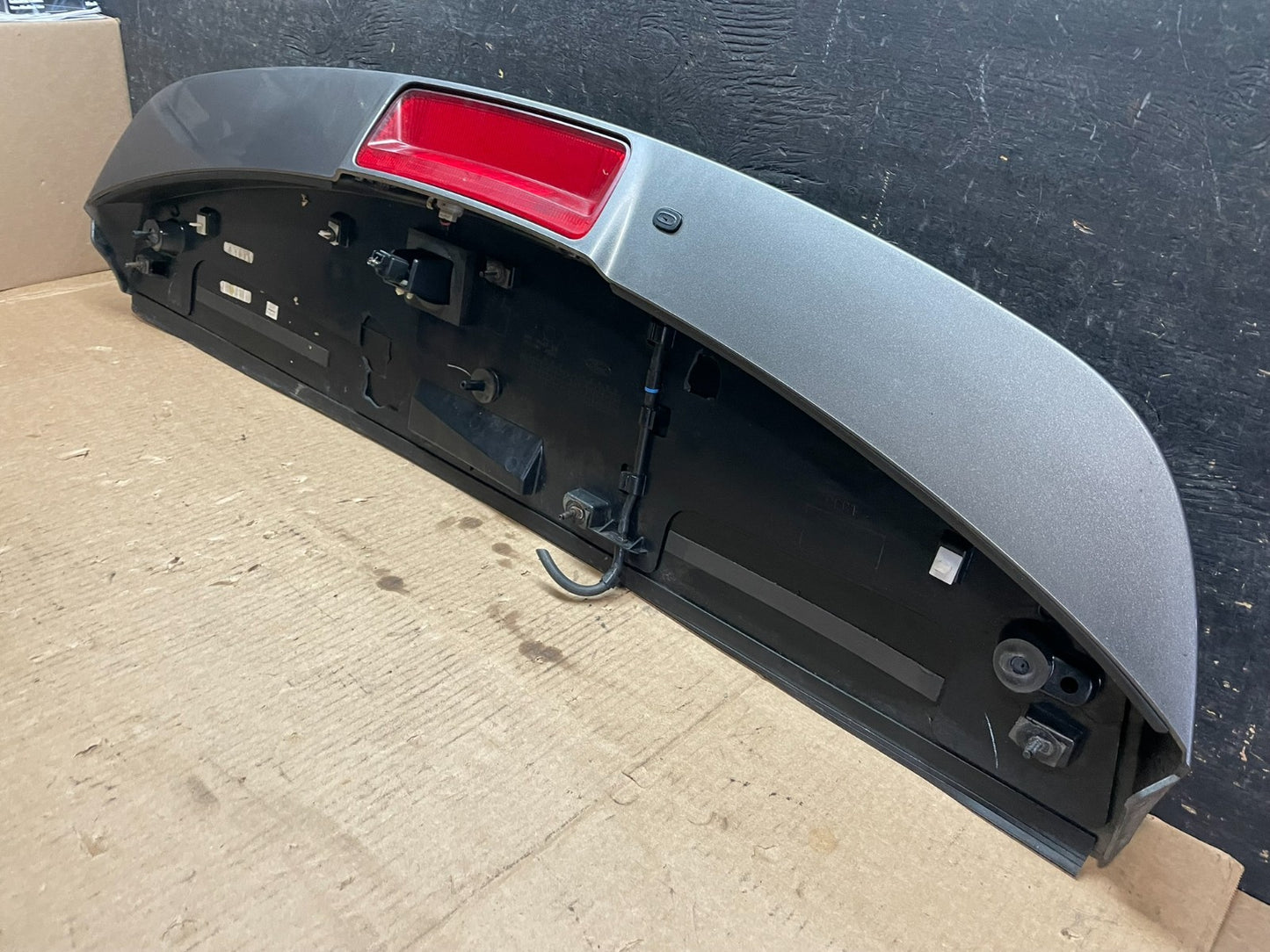 2011-2015 Ford Explorer Rear Upper Tailgate Liftgate Wing Spoiler  Oem y9572 DG10