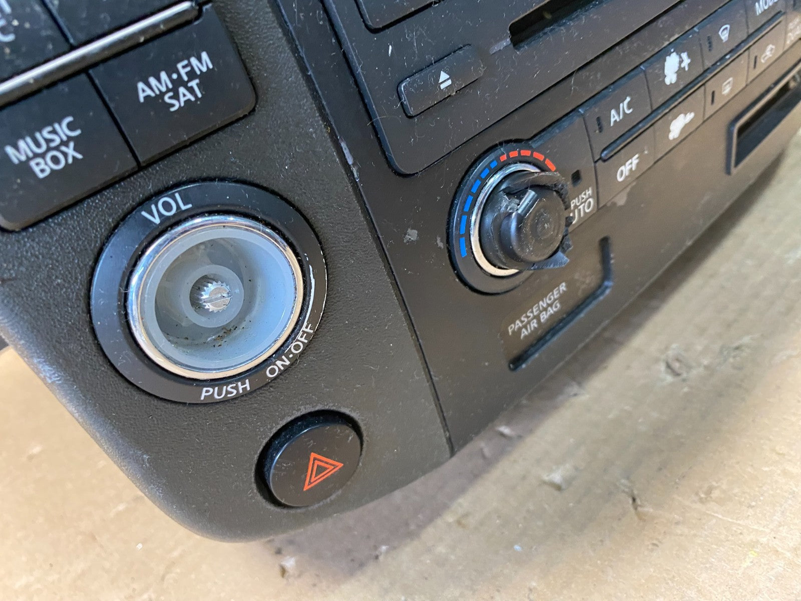 2008 2012 Nissan Pathfinder Radio A/C Heat Temperature Climate Control S6585 DG4