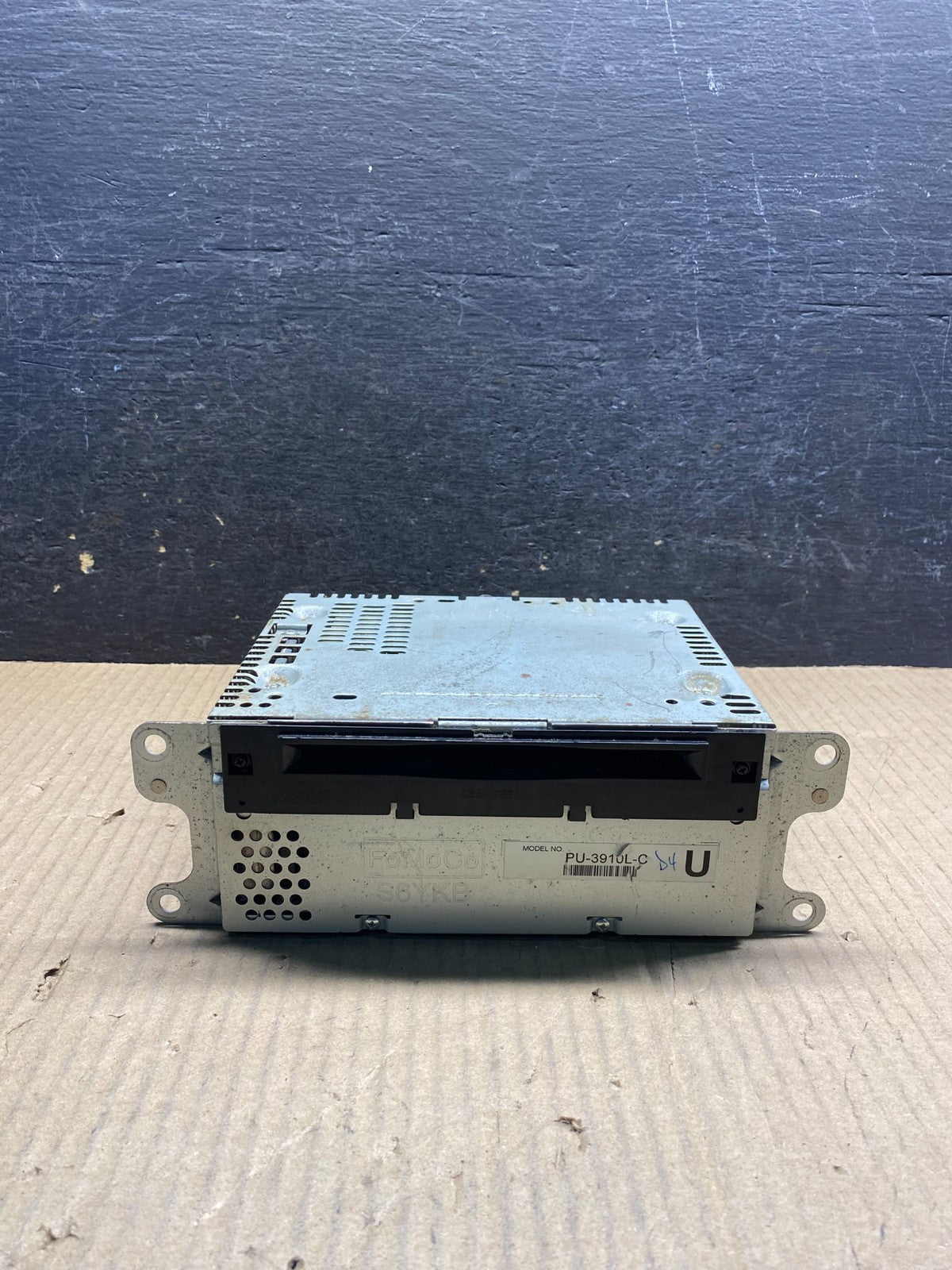 2014 to 2015 Ford Explorer Audio Equipment Radio Receiver AM FM CD ai4896 DG0