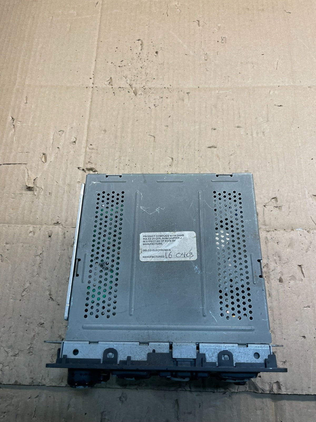 2002 2003 Chevrolet Envoy Trailblazer FM Radio Stereo CD Player  X8481 DG4