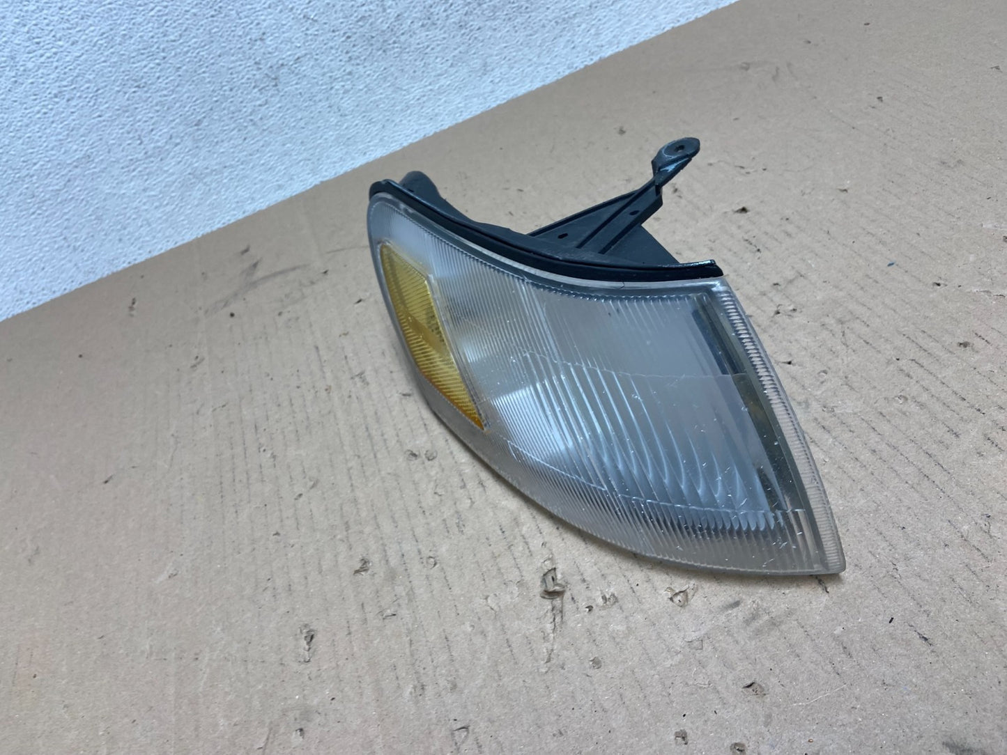 1993 to 1997 Toyota Corolla Right Passenger Corner Marker Turn Signal AE7304 DW1